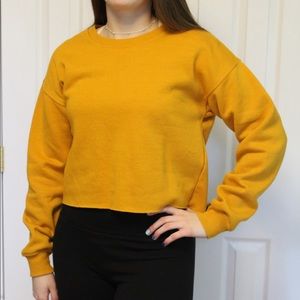 Mustard-yellow cropped long sleeve